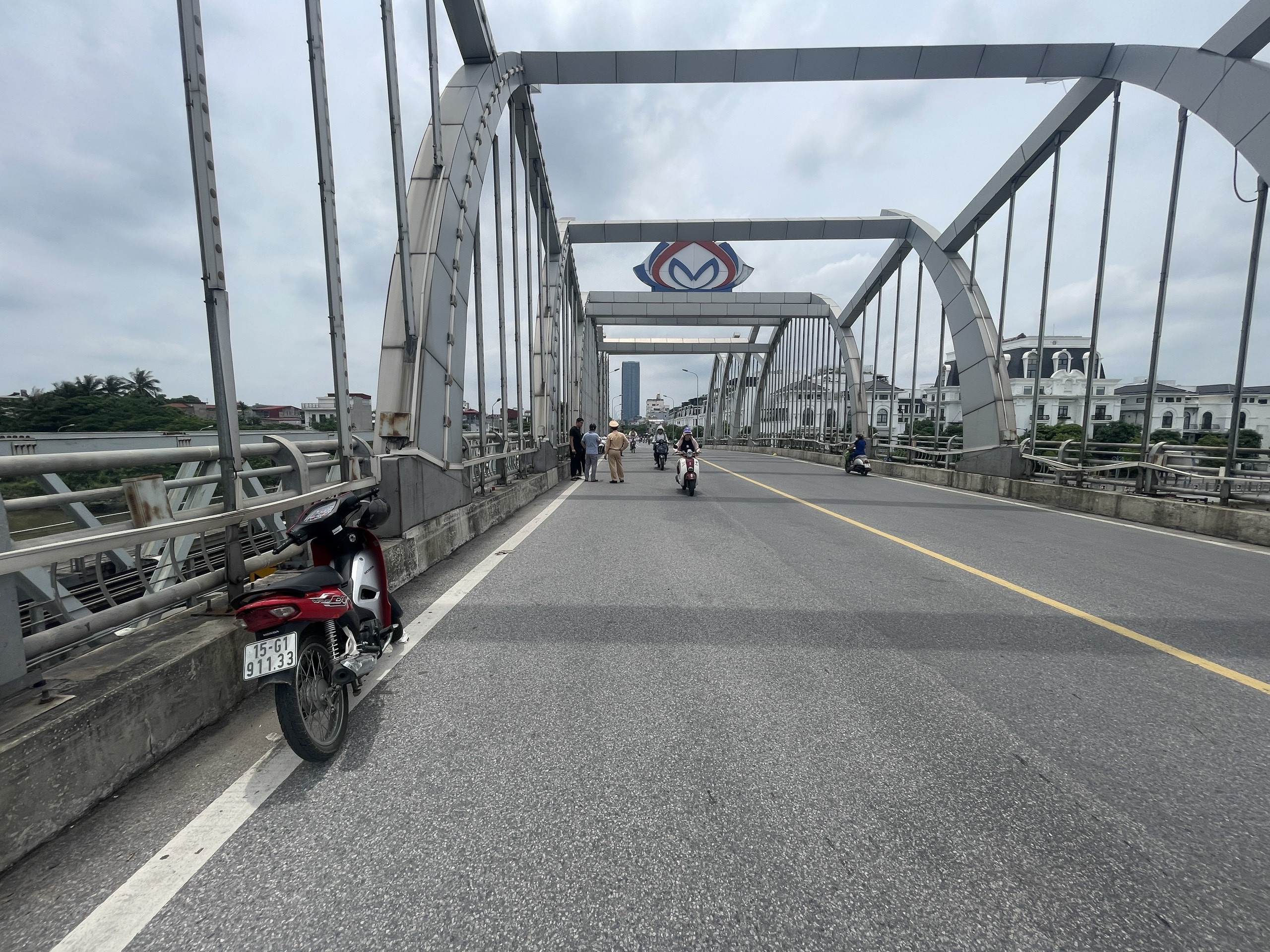 Công an quận Hồng Bàng tìm người chứng kiến tai nạn giao thông xảy ra khoảng 2h10' ngày 29/6/2024, tại cầu Tam Bạc